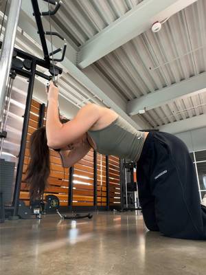 I feel like my form looks fine but also something might seem off?? Let me know please 😭 do I need to do something different to my back? #cablecrunches #cablecrunchform #abexercise 