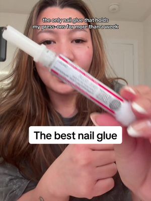 The besttt nail glue omg my nails were on for more than a week! 💅 #beautysecretsnailglue #pressongluenails #pressonglue #diypressonnails 