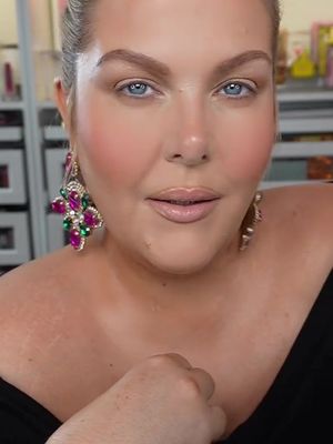 Makeup lesson: chubby face edition Skin prep @Embryolisse Australia & NZ  Body tan @ByTerryOfficial  Contour @Westman-Atelier  Blush @Rare Beauty  Powder @Huda Beauty  #makeuplesson #plussize #underpainting 