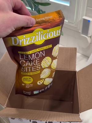 The best snack for the whole family! #drizziliciousricecakes #drizzilicous #lemoncake #treat 