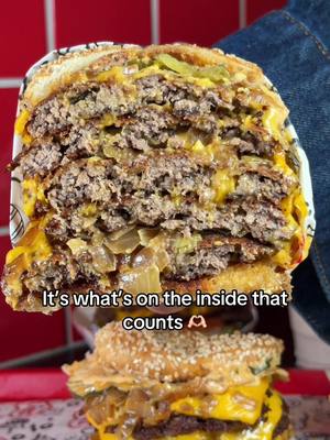That’s what matters most 🫶🏻🤭 #IrvsBurgers #BurgerTime #burgerlover #burgers #Foodie 