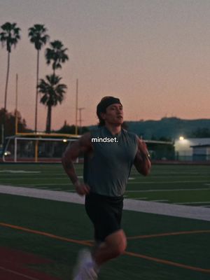 lock in. #hybrid #motivation #mindset #mentality #Gymshark 