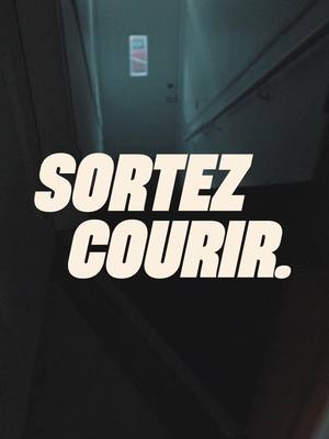 Un départ. Une ligne d’arrivée. Puis entre les deux… pas mal d’émotions. 🥹 Des jambes en feu, des petits doutes, des boosts d’énergie sortis de nulle part.  Chacun sa course, chacun son rythme, mais tout le monde ensemble jusqu'à la fin. Solide week-end! Merci d’avoir lancé la saison de course avec autant de cœur. Vive le sport. Vive la course. Vive le 21K Nespresso de Montréal 💛    #21k #Running #runner #mtl 