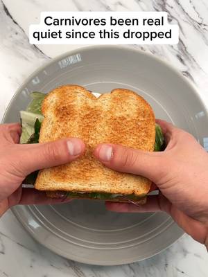 Carnivore or not, you gotta try this (the bread is the best part anyways 🤩)