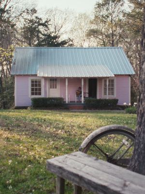 Kacey Musgraves' sounds of home. See where her story began at https://www.zillow.com/middleofnowhere. Her new album, ★ 𝑴𝒊𝒅𝒅𝒍𝒆 𝒐𝒇 𝑵𝒐𝒘𝒉𝒆𝒓𝒆 ★ is everywhere May 1st