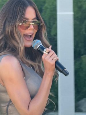 The one and only #khloekardashian arrives at @hulu Get Real event. #hulu #kardashians #khloe #thekardashians  Video: @not_tash 