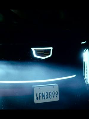 Command attention, day or night. — Attirer l’attention, jour et nuit. #EscaladeV 