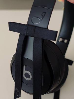 It’s all about the details. Unboxing the Beats Solo 4 - JENNIE Special Edition. Get notified when they drop. Link in bio.