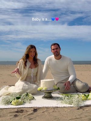 BABY IS A….💙🩷💙🩷