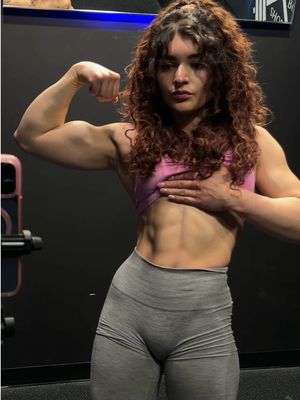 Abs came to say hello 👋 #fitness #lifting 