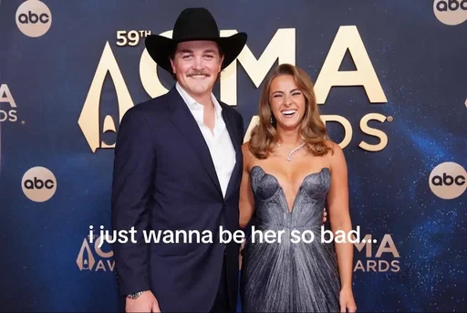 like theyre sooooo cute but why not ME?!?  #zachtop #traditionalcountry #countrymusic #beher 