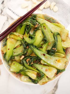 I’ve been obsessed with this Chili Garlic Bok Choy! It’s slightly spicy, super garlicky and the bok choy is crisp and delicious! Comment “CJ Recipe” for the full recipe with all of my KEY tips sent straight to your inbox (make you follow me to ensure you receive it)! Or search “cj eats chili garlic bok choy” https://cjeatsrecipes.com/chili-garlic-bok-choy/ #cjeatsrecipes #bokchoy #chinesefood #chiligarlicbokchoy #wok