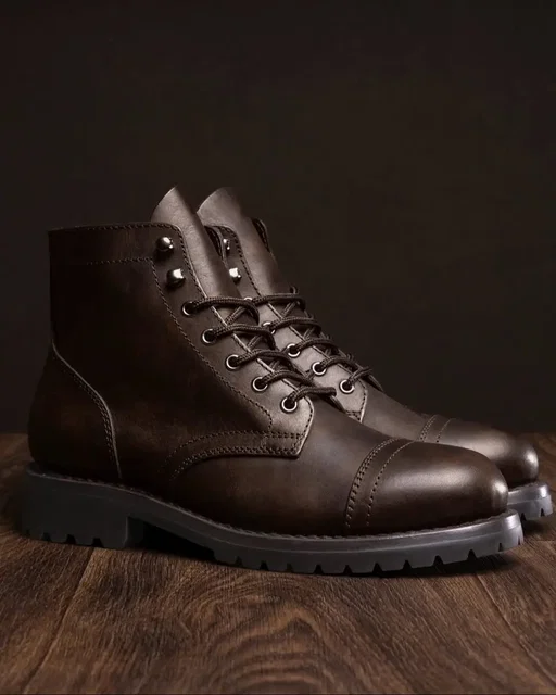 Meet the Brownstone Heritage StormKing Captain! Our newest boot in collaboration with @rose_anvil featuring a rich, deep brown, lather, developed exclusive for this special release, 360 degree Goodyear welt construction, gusseted tongues, 5-5.5oz leather from Tier 1 USA cattle, and our signature anti-slip StormKing™️ outsoles. There’s a reason Rose Anvil calls this collection undeniable!💪🏆 #ThursdayBoots #RoseAnvil #HeritageStyle