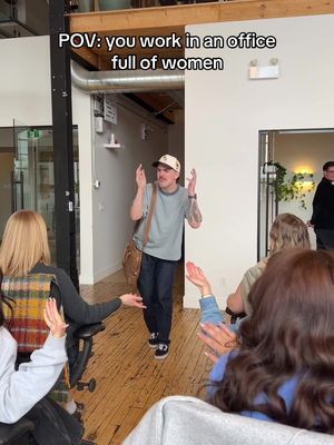 Never walk into the office without saying hi to the queens 💁‍♀️ #workplace #workhumor #officehumor #coworkers #fyp #office #women 