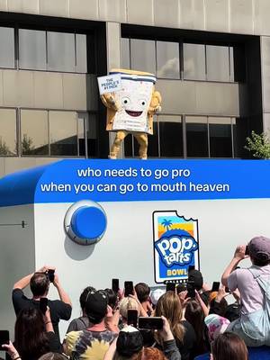after escaping the Pop-Tarts Bowl, Slammin' Strawberry decided to go pro. they ran the LA marathon. went to the big game. now they’ve realized their purpose is to give themselves to the fans... #poptarts #mascot #sacrifice 