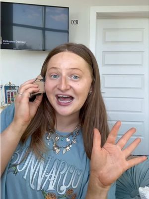 trying to find the right time to hard launch + explain having harm ocd to ppl is always an experience for sure! was telling newer friends about it & they found the therapy for it fascinating(?) so now i shall tell you all #intrusivethoughts #ocd #obsessivecompulsivedisorder #MentalHealth 
