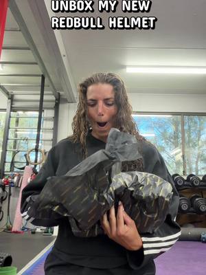 Unbox my new @Red Bull helmet!