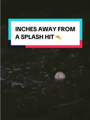 Jung Hoo Lee was SO close to his first Splash Hit homer, which requires the ball to go straight into the water without bouncing 💧 #MLB #Baseball #JungHooLee 