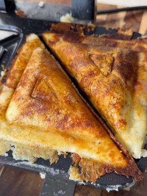 Potato lovers, you’re welcome. I did these a few years back and haven’t stopped making them. Today it’s with Gruyere AOP cheese, Parmesan, Ham of the bone and microwaveable baby white potatoes. Let’s do this! #georgegeorgievski 