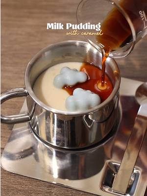 ☁️🍮 Milk Pudding with Caramel 📝 Recipe 1 Sachet • Agar-agar from @Hokiku Agar-Agar  170g • Sugar 1 Liter • Milk 60g / 6 tbsp • Sugar (any kind) 6 tbsp • Water Instructions: • Milk Pudding Mixture - in a pan without heat - add agar-agar powder, sugar, and pour milk - stir until everything is mixed • Cooking; Milk Pudding Mixture - put stove on medium heat and keep stirring until it bubbles / simmers • Milk Pudding - prepare a silicone moulding / glass for the milk pudding mixture - when the milk pudding mixture has no steam anymore, set aside in room temperature / chiller until it sets • Caramel - add sugar and pour water - put stove on a small heat and let it simmer without stirring - once it simmers, then stir a little • Finishing; Milk Pudding with Caramel - when the milk pudding already set / hardened, pour the caramel // A cute cloudy milk pudding to make your day! It’s not only how cute it looks that will make your day, but also how easy the recipe is 🥳 you basically just need 3 ingredients for the milk pudding, just add a little more sugar so it would be sweeter!  To make the texture like jelly, I use Agar-agar from Hokiku. Pokoknya Hokiku bukan agar-agar biasa. Produk Hokiku bisa dibeli melalui e-commerce favorit kalian ya! — #EasyRecipes #caramelpudding #nobakedessert #agarhokiku #bukanagarbiasa 