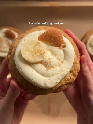 banana pudding cookies with banana pudding buttercream cookie: 1 cup (226g) unsalted butter, super soft 3/4 cup packed (170g) light brown sugar 1/3 cup (60g) white sugar 2 eggs 1/3 cup (70–80g) super mashed banana 2 tsp (8g) vanilla 2 1/3 cups (290g) ap flour 1 box (3.4oz) instant banana pudding mix 2 tbsp (16g) milk powder 3/4 tsp (4g) salt 3/4 tsp (4g) baking soda 1/2 tsp (2g) baking powder 3/4 cup (150g) white chocolate 20 ish Nilla wafers, roughly crushed *open pudding mix and set aside 2-3 tbsp worth for the buttercream. cream together the butter and sugars, then add in the mashed banana, then the eggs and vanilla. in another bowl, whisk together the flour, pudding mix, milk powder, salt, baking soda, and baking powder. add the dry to the wet and mix gently. add in the chocolate and nilla wafers. scoop and set in the fridge at least an hour. bake at 350 for 12-14 min (time will vary). let cool completely.  buttercream: 1/2 cup (113g) unsalted butter, soft 1 1/2 cups (180–200g) powdered sugar 2–3 tbsp (20–25g) instant banana pudding mix 1–2 tbsp milk or heavy cream pinch of salt +nilla wafers and banana slices for topping *cream the soft butter until its fluffy, then add in the powdered sugar and the pudding mix. add in salt and heavy cream (to thin if needed). pipe on top of the fully cooled cookies and top with banana slices or chips and nilla! #bananapudding #cookies #Recipe 