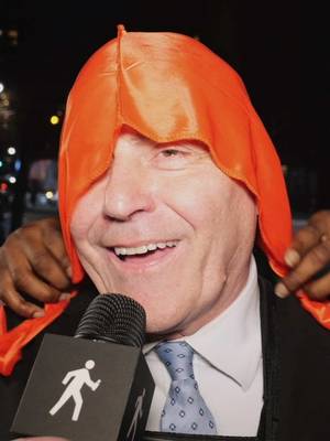 Curtis Sliwa gets his first durag Watch the full episode of We Outside on the Sidetalk YouTube channel, Spotify, or Apple Podcasts 🍿 Link in bio