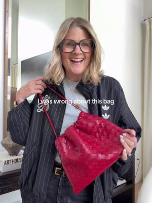 I didn’t get this Bottega Dust Bag at first… but I was wrong not obvious, not for everyone—but I get it now #bottegaveneta #designerbags  