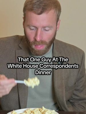 That dude at the White House Correspondents dinner just wanted to finish his plate 💀 #comedy #sketch 