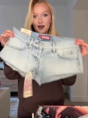 There’s a reason everyone’s obsessed with the Addison Short—get yours and find out why. @hannahlizzy_