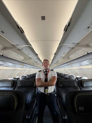 From takeoff to touchdown 🛫Today we’re celebrating pilots like, First Officer Alan Kersbergen, who keep us soaring.