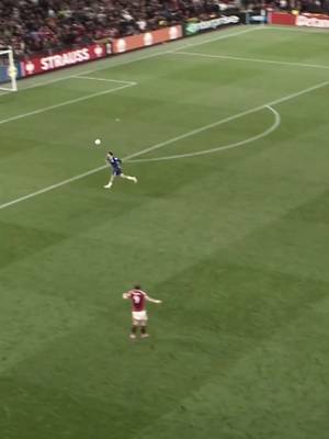 Mount from the halfway line 😳 #UEL #EuropaLeague #ManchesterUnited 
