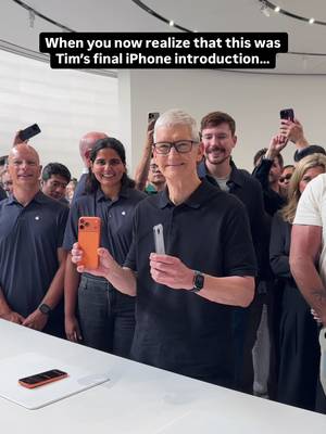 Tim’s Final iPhone Moment! #appleproducts #iphone17 #iphone17pro #timcook #apple 