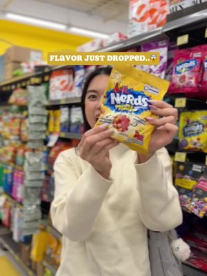 Tangy sweet deliciousness! Have you tried the NEW Cherry Lemonade Gummy Clusters yet? 💕 Acidulée, douce, absolument irrésistible. Tu as déjà testé nos NOUVEAUX Cherry Lemonade Gummy Clusters ? 💕