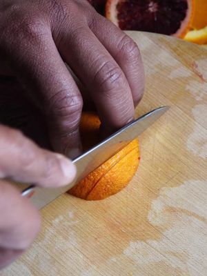 @tumblerusa #tumblerpartner  10° – Ultra-Fine Precision This angle is for specialized, razor-thin blades used for delicate slicing. Best for: Sushi knives (Yanagiba), high-end Japanese Santokus, or straight-edge razors. Note: This edge is delicate and prone to chipping if used for heavy chopping. 15° – The Japanese Standard The 15° angle is the hallmark of Asian-style cutlery, balancing extreme sharpness with enough strength for daily kitchen tasks. Examples: Brands like Shun, Global, and Misen. Ideal for: Nakiri (vegetable) knives, filleting knives, and high-carbon Damascus steel blades. 20° – The Western All-Rounder This is the “sweet spot” for most Western and European kitchen knives, prioritizing durability for repetitive impacts like dicing and light chopping. Examples: German brands like Wüsthof and Zwilling J.A. Henckels. Ideal for: General chef’s knives, paring knives, and pocket knives. 25° – Heavy-Duty Strength Designed for tools that take a beating, this angle creates a robust edge that won’t roll or chip when hitting bone or wood. Best for: Meat cleavers, outdoor/hunting knives, and EDC (Every Day Carry) blades. Ideal for: Any blade used for splitting, cleaving, or repetitive impact.