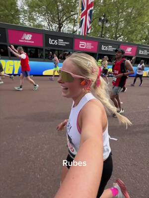 LONDON MARATHON DONE 🙌🏼 I went from not being able to run 5k to running a marathon in less than a year, and these are the voices that got me through 🥹🤍 