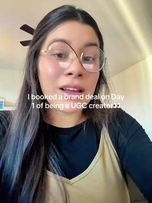 Finish. the. portfolio. 🤏🏼 UGC isn’t easy but it will be worth it if you have the passion for content creation✨ #ugc #ugccreator #ugccommunity #ugccontentcreator #ugcbeginner 