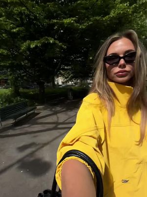 thoughts I have during my daily walks while wearing the @H&M SS26 drop 2 collection. 💛 ad