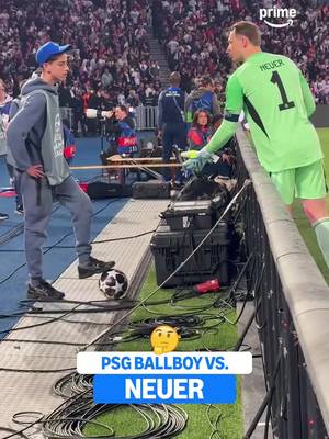 The PSG ballboy REFUSED to give the ball back to Neuer 😳😳😳 #psg #bayern #neuer #ucl #uefachampionsleague 