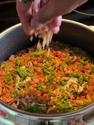 One-Pot Chicken Adobo Rice 🔥 What dish can we one-pot next? 🤔 #filipinofood 