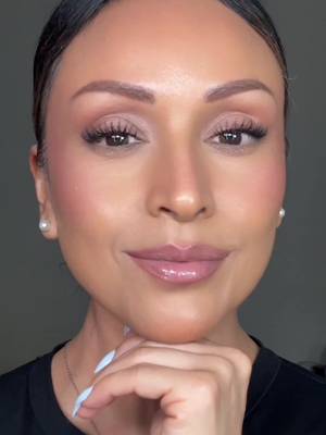 Beauty with your skin in mind. Taylor uses shades Rose and Apricot.