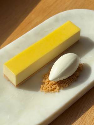 The leaking tart still gives me shivers 😭 full recipe for the cardamom & orange tart is free on my website, link in my bio #baking #pastry #custardtart