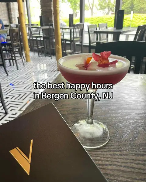 This is your sign to treat yourself to a happy hour outing after work today. Whether we’re decompressing after a long day or just catching up with friends, we’ll truly never say no to a good deal Bergen County has no shortage of spots, from bars to restaurants and a few hidden gems, so the BG team rounded up some of our faves (not sponsored, just our editors’ go-tos) See the full list at TheBergenCountyGirl.com ✍️: Brooke Stewart #thebergencountygirl #bergencountygirl #thebergengirl #bergencounty #bergencountynj 