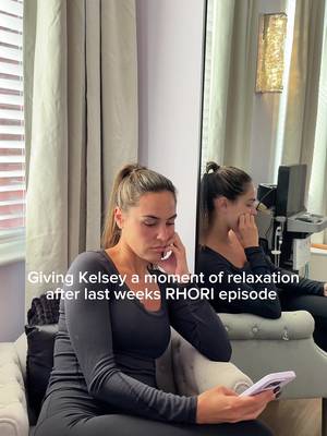 had to help our girl @Kelseyswanson with a facial for some peace of mind🧖🏼‍♀️🙂‍↔️ #rhori #kelseyswanson #lipbunny #lipbunnybeauty #realhousewivesofrhodeisland 