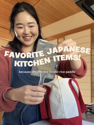 Japanese kitchen stores are my biggest weakness because I want everything there 😫 My housewarming gift to my friends will most definitely be some sort of Japanese kitchen item fyi!! Let me know what your favorites are! 友達が最近引っ越したのでプレゼントに私が愛用している日本のキッチン用品をセレクトしてきました〜 あと自分のも色々買ってしまった〜笑 全部欲しくなる。危ない場所だ。😅 みんなのおすすめも教えて欲しい！！ #japanesekitchen #キッチングッズ #japansouvenir 