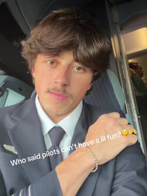 YALL FEELIN ME???? #thirsttrap #pilot #slushynoobz #sinjindrowning #spiritpartner 