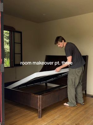 building my new bed 🛏️ #roomdecor #roommakeover #roomtransformation #bedroommakeover #vintagefurniture 