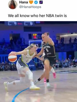 What players does Paige Bueckers remind you of? (h/t @Hana Hoops 🏀) #WNBA #NBA #paigebueckers 