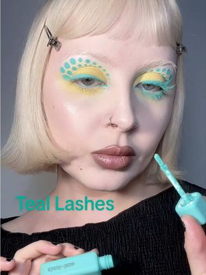 Teal lashes teal lashes using @aboutface fluid eye paint 🎨 #colorfullashes #colorfulmakeup 