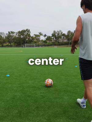 THIS is how a center back should train.. ✅⚽️ #Soccer #football #footballer #soccertraining #soccerplayer