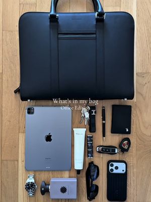 What’s in my bag - Office Edition  @Carl Friedrik 